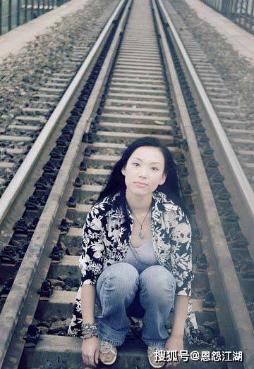 熊猫体育公司|
《非诚勿扰》女嘉宾王佳杀夫案(图2)