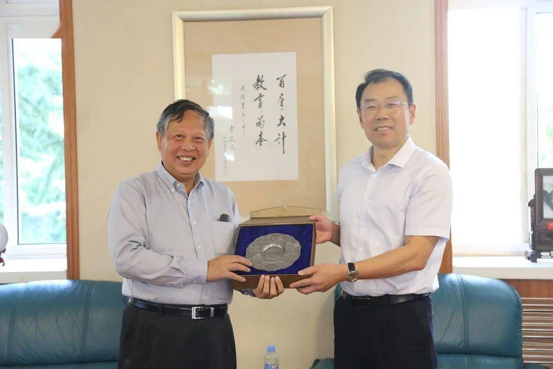 “熊猫体育首页”
【深化教育互联】同济大学一行来访(图5) “熊猫体育首页”
【深化教育互联】同济大学一行来访(图5)