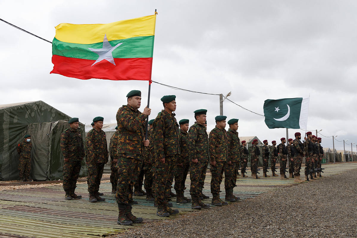 
缅甸军事代表团到场俄罗斯“高加索_熊猫体育公司(图5)