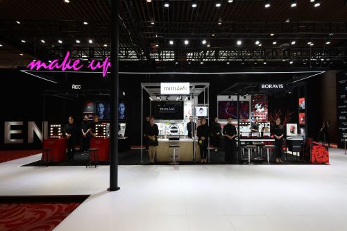 “熊猫体育首页”真是太丢人了!特朗普最不愿看见的照片突然曝光(图3) 熊猫体育首页