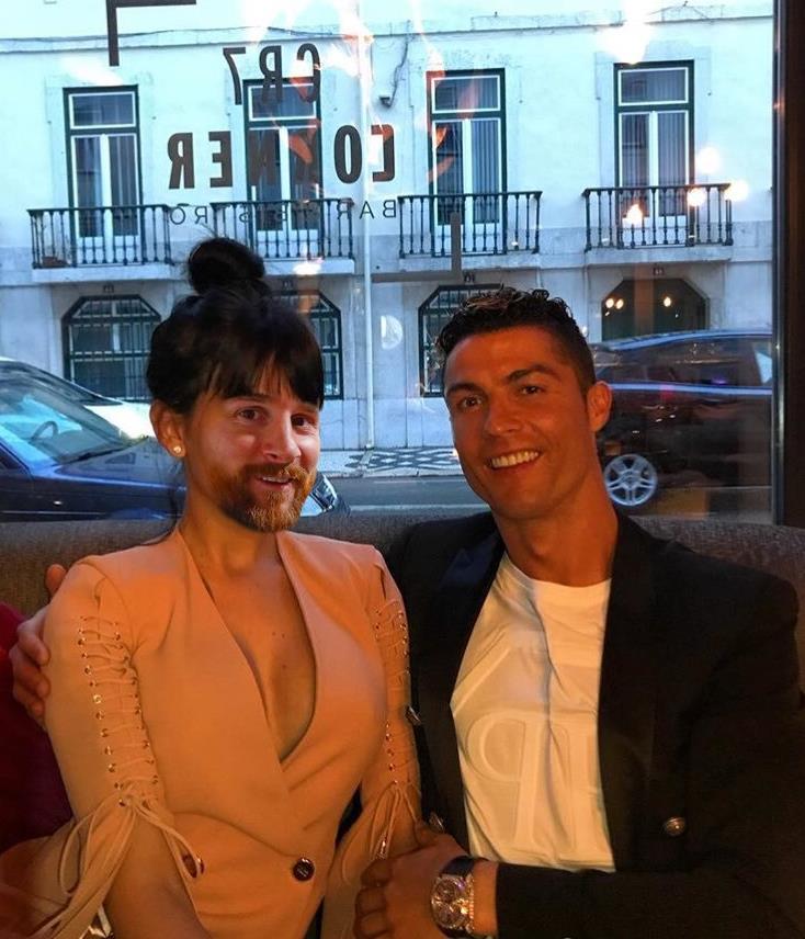 “熊猫体育首页”揭秘《奔跑吧》baby为什么能回归 而王宝强包贝尔却回不来!(图2) 熊猫体育首页