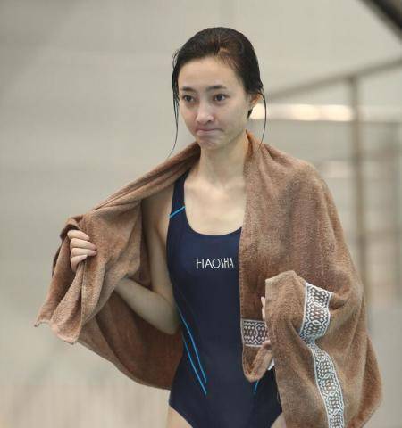 熊猫体育公司-
从职业运发动 到知名艺人 盘货陶虹曾志伟吴尊等10位跨界明星(图2)