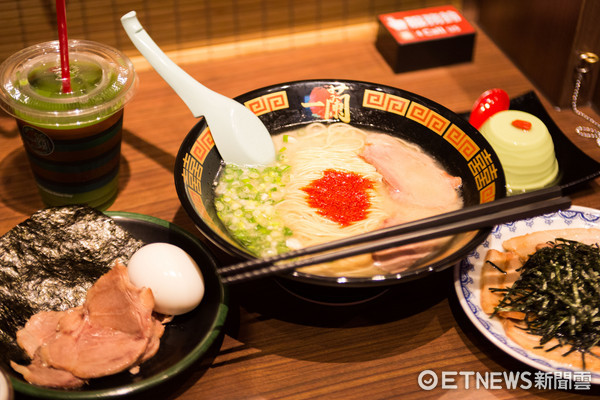 熊猫体育公司:参加国庆阅兵的女民兵 正式入列中国火箭军(图)(图3) 熊猫体育公司