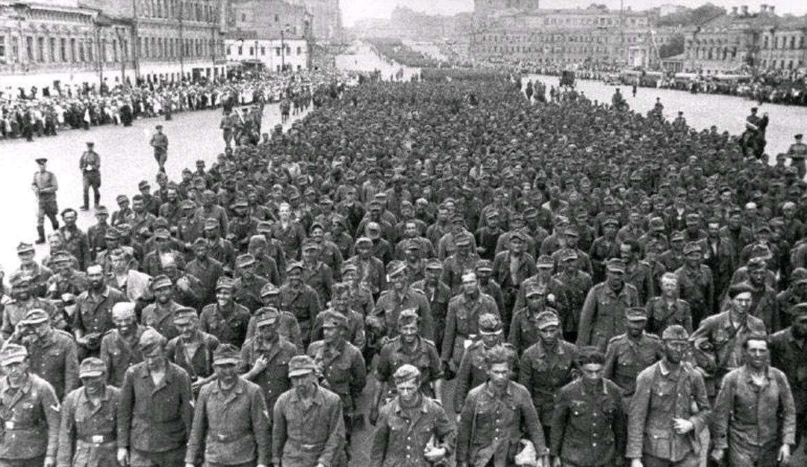 ‘熊猫体育首页’
二战时德国和日本孰强孰弱?研究一下美苏英战场投入 效果显着(图2) ‘熊猫体育首页’
二战时德国和日本孰强孰弱?研究一下美苏英战场投入 效果显着(图2)