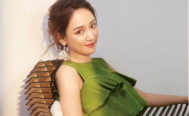 41岁陈乔恩与男友同框秀恩爱 发际线难掩老态 变化大到认不出!-熊猫体育公司(图7)
41岁陈乔恩与男友同框秀恩爱 发际线难掩老态 变化大到认不出!-熊猫体育公司(图7)