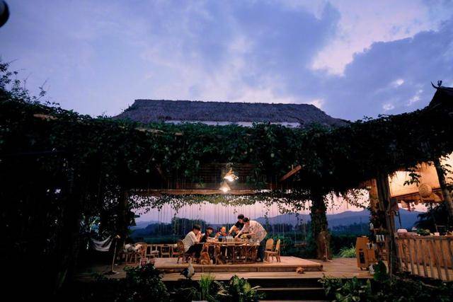 《憧憬的生活》完美收官 返场宋丹丹陈赫助阵 下一季能否回巅峰|熊猫体育公司(图10)
《憧憬的生活》完美收官 返场宋丹丹陈赫助阵 下一季能否回巅峰|熊猫体育公司(图10)