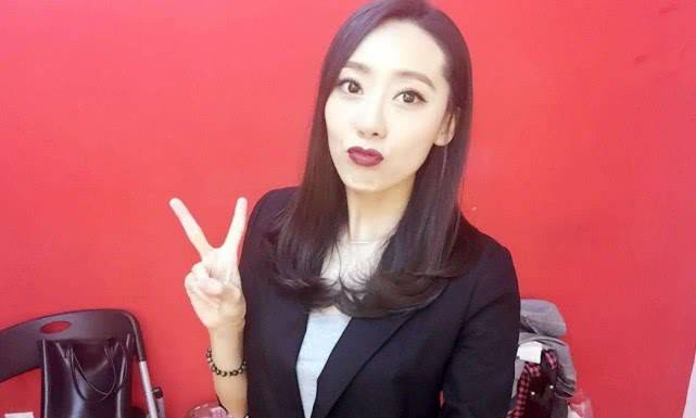 “熊猫体育公司”
周星驰《新喜剧之王》中的女主角 为什么演了之后依然不火(图6)