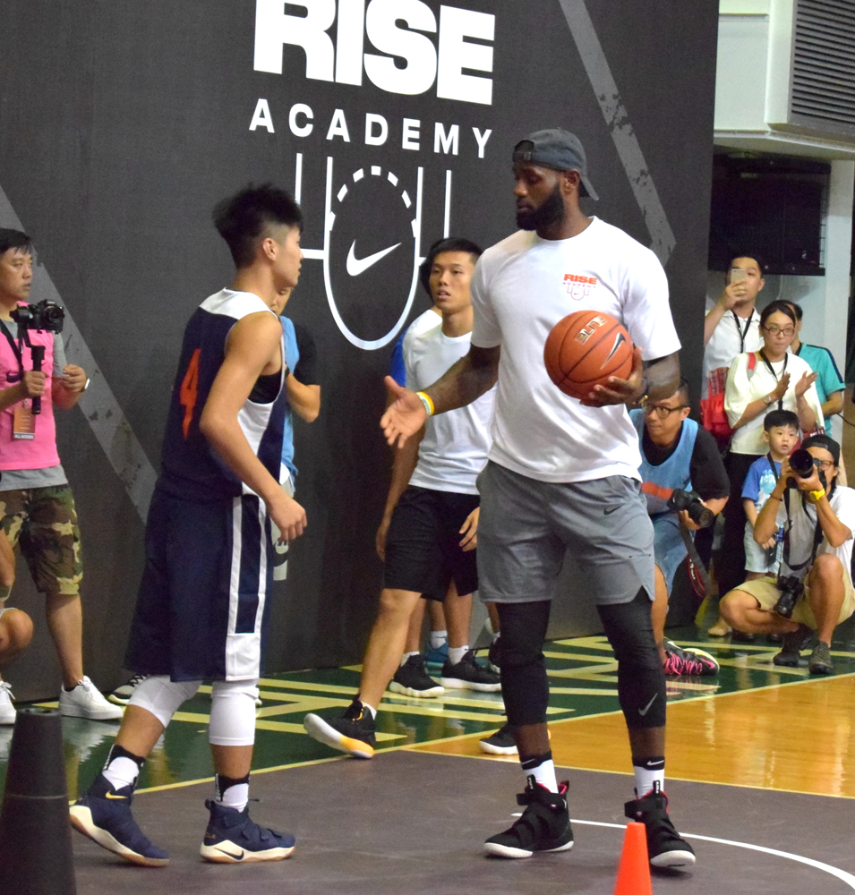 中国东风26导弹可配全程滑翔弹头速度或达20马赫_熊猫体育(图3) 熊猫体育首页